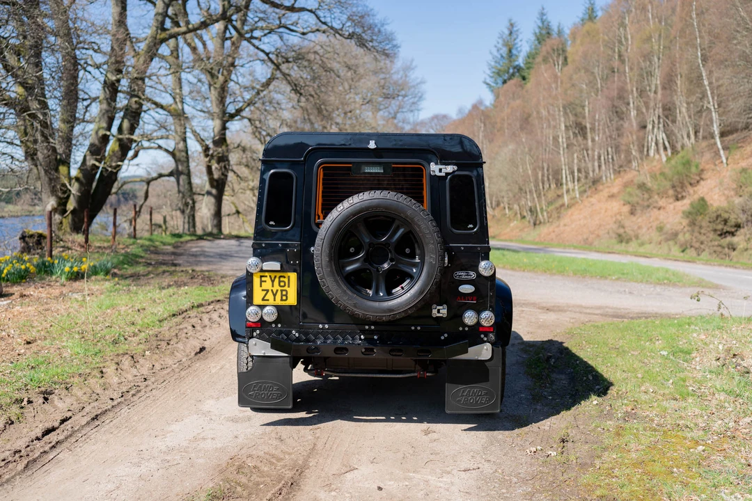 2011 Land Rover Defender 90 - Image 7 of 31