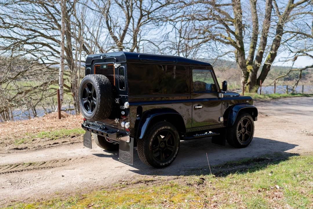 2011 Land Rover Defender 90 - Image 8 of 31