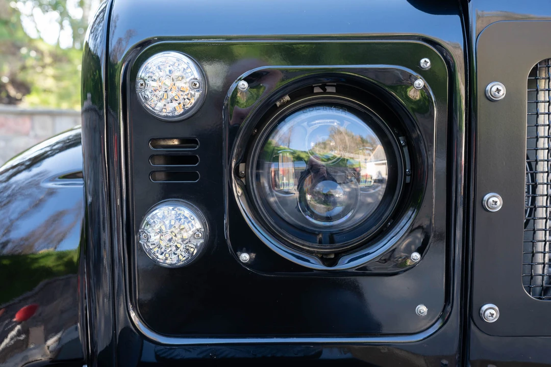 2011 Land Rover Defender 90 - Image 27 of 31