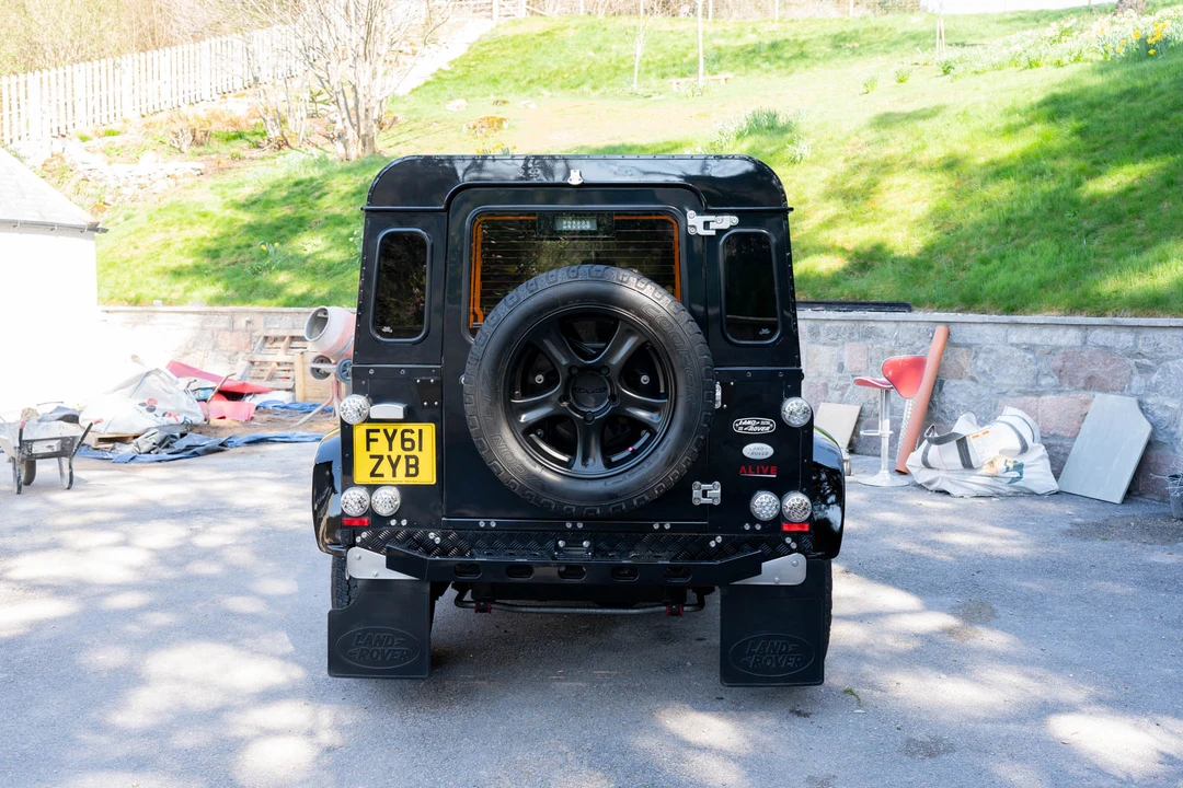 2011 Land Rover Defender 90 - Image 16 of 31