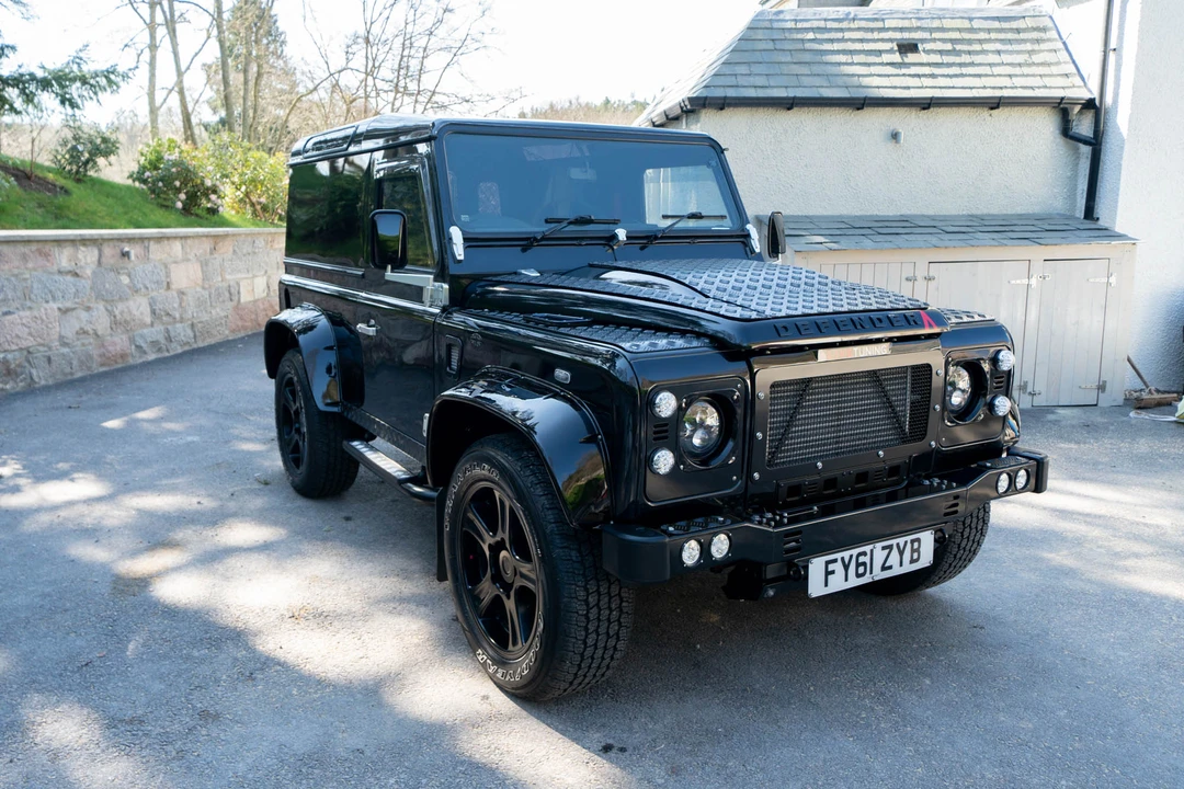 2011 Land Rover Defender 90 - Image 18 of 31