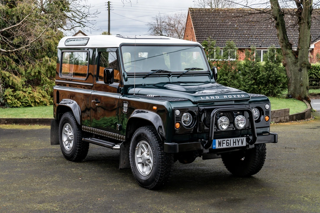2011 Land Rover Defender 90 - Image 2 of 31
