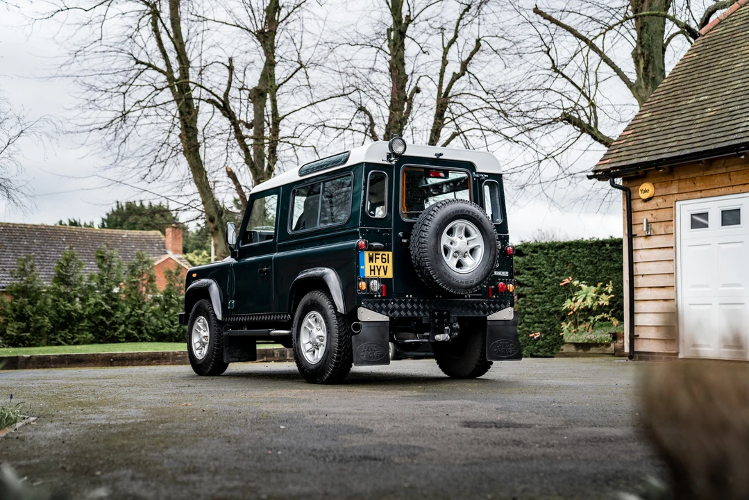 2011 Land Rover Defender 90 - Image 8 of 31