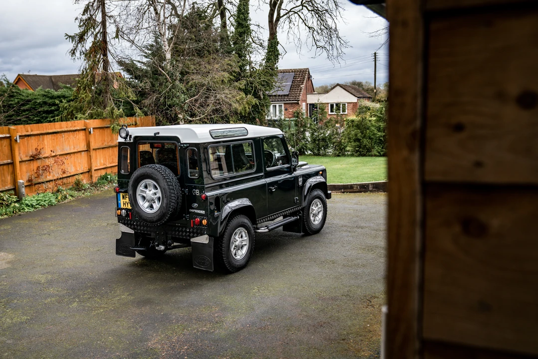 2011 Land Rover Defender 90 - Image 22 of 31
