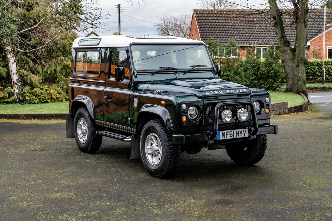 2011 Land Rover Defender 90 - Image 12 of 31