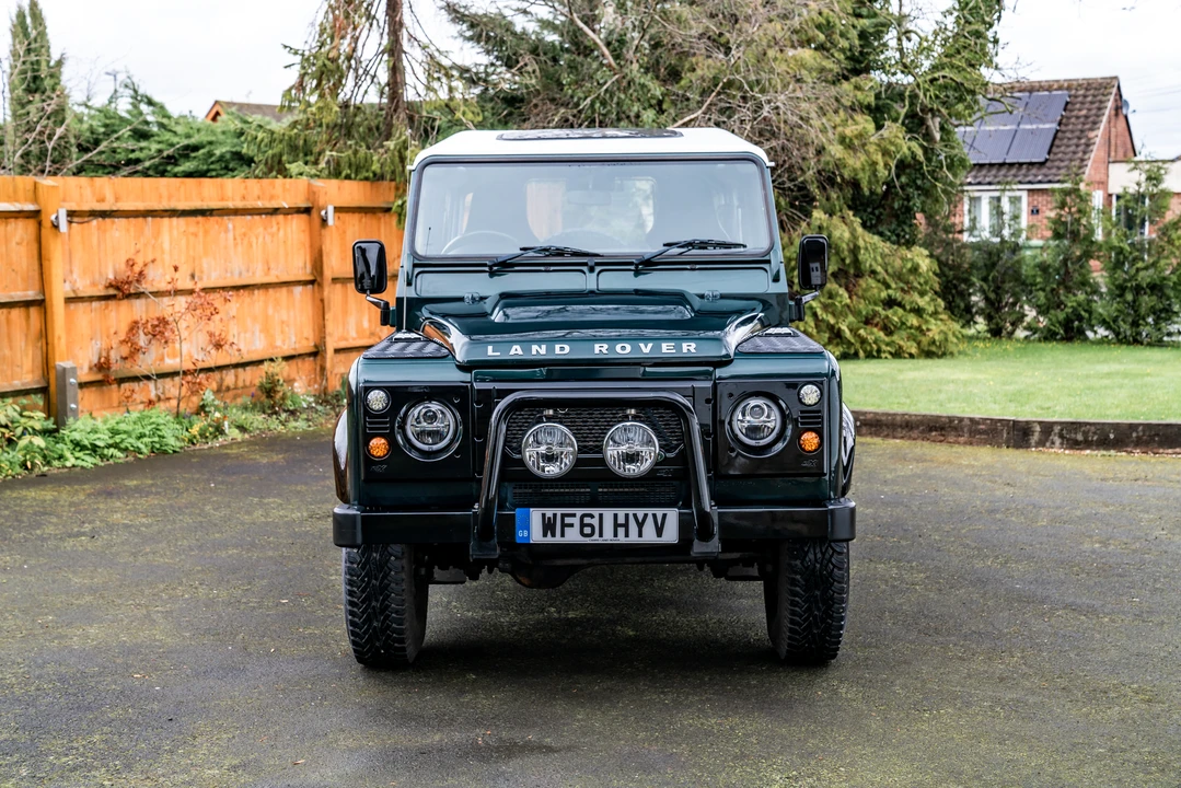 2011 Land Rover Defender 90 - Image 11 of 31