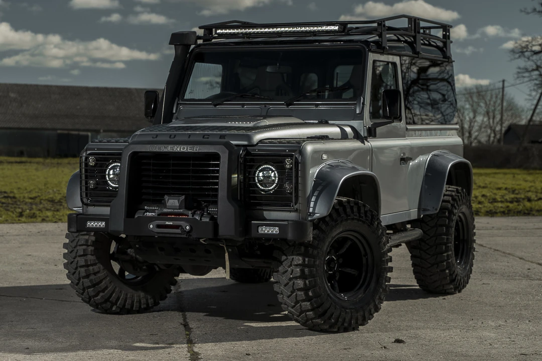 2011 Land Rover Defender 90 - Image 2 of 31