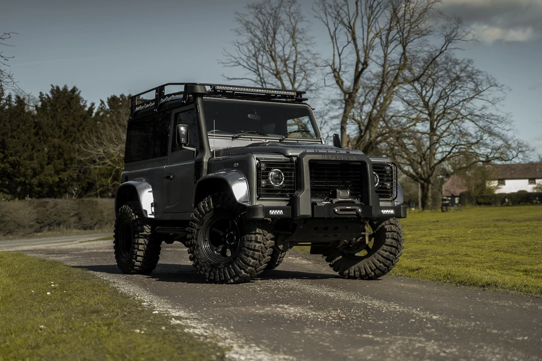 2011 Land Rover Defender 90 - Image 17 of 31