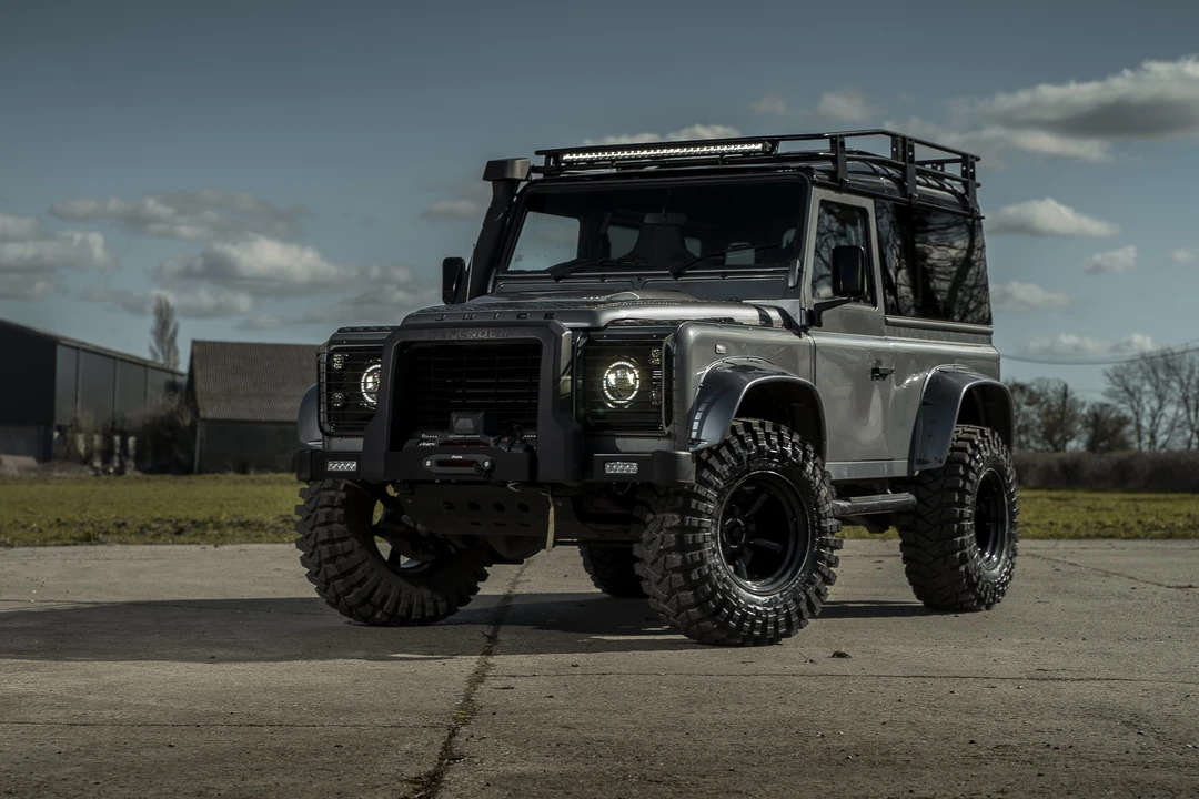 2011 Land Rover Defender 90 - Image 10 of 31