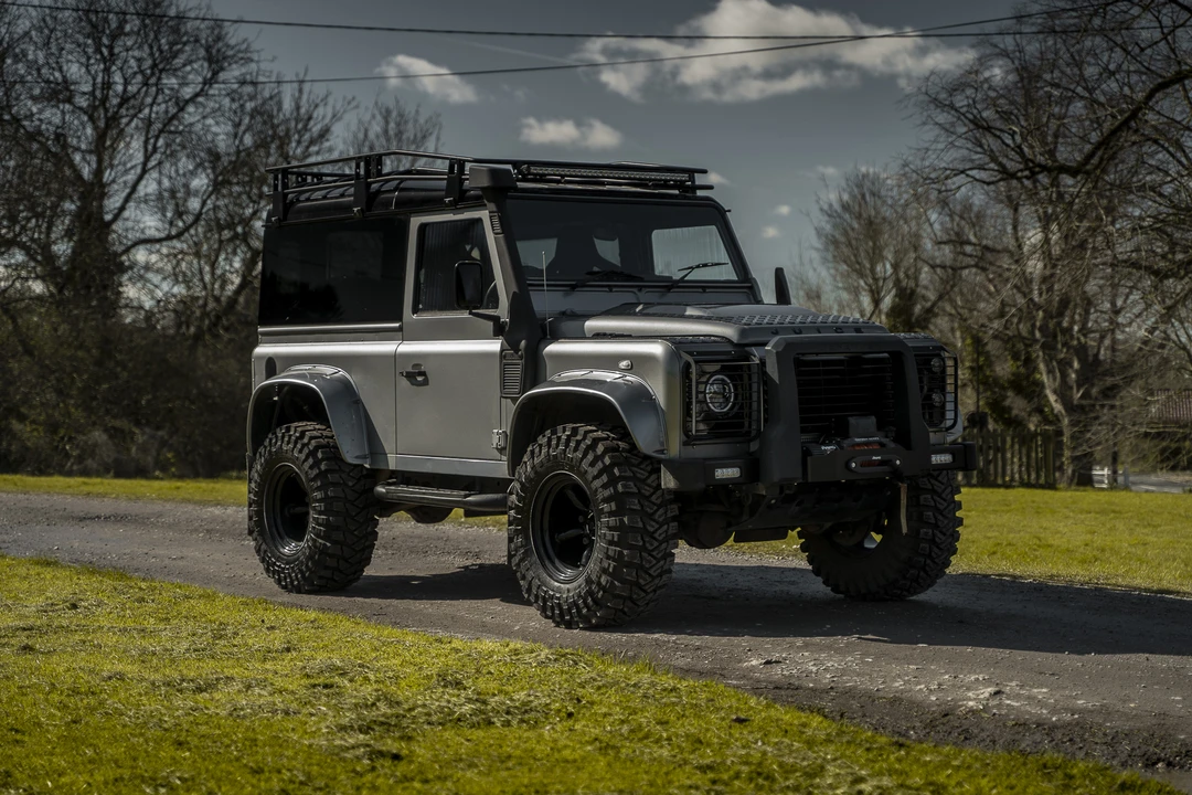 2011 Land Rover Defender 90 - Image 4 of 31