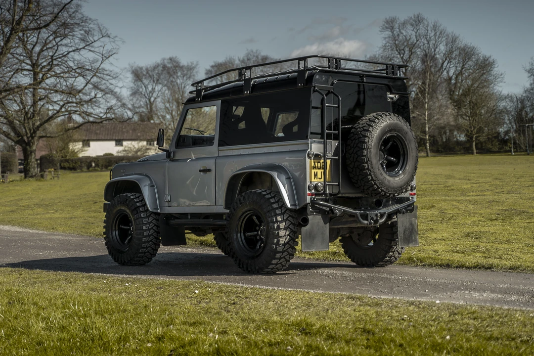 2011 Land Rover Defender 90 - Image 8 of 31