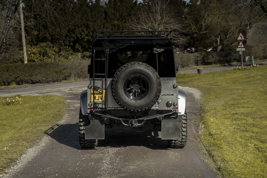 2011 Land Rover Defender 90 - Image 7 of 31