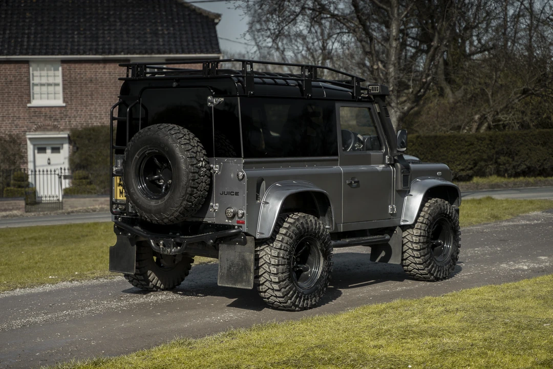 2011 Land Rover Defender 90 - Image 13 of 31