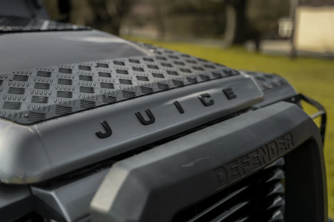2011 Land Rover Defender 90 - Image 24 of 31