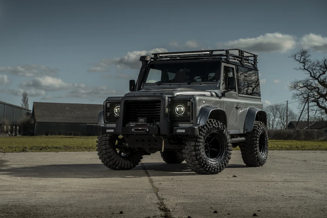 2011 Land Rover Defender 90 - Image 16 of 31