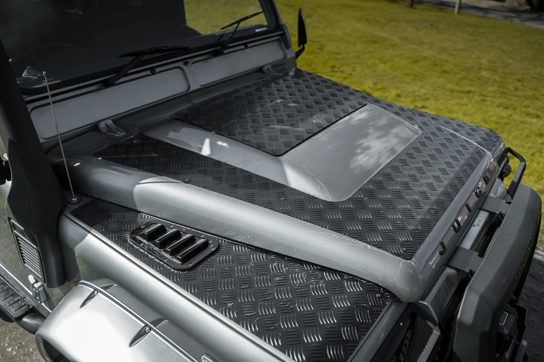 2011 Land Rover Defender 90 - Image 27 of 31
