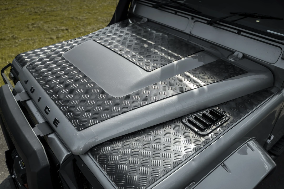 2011 Land Rover Defender 90 - Image 28 of 31