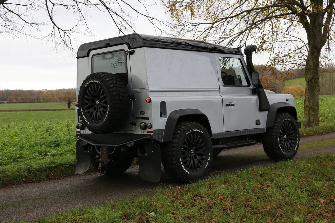 2011 Land Rover Defender 90 - Image 25 of 31