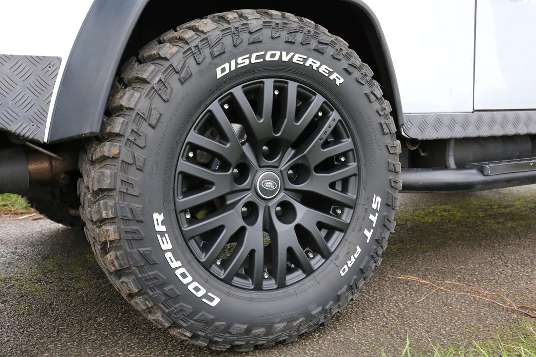 2011 Land Rover Defender 90 - Image 31 of 31