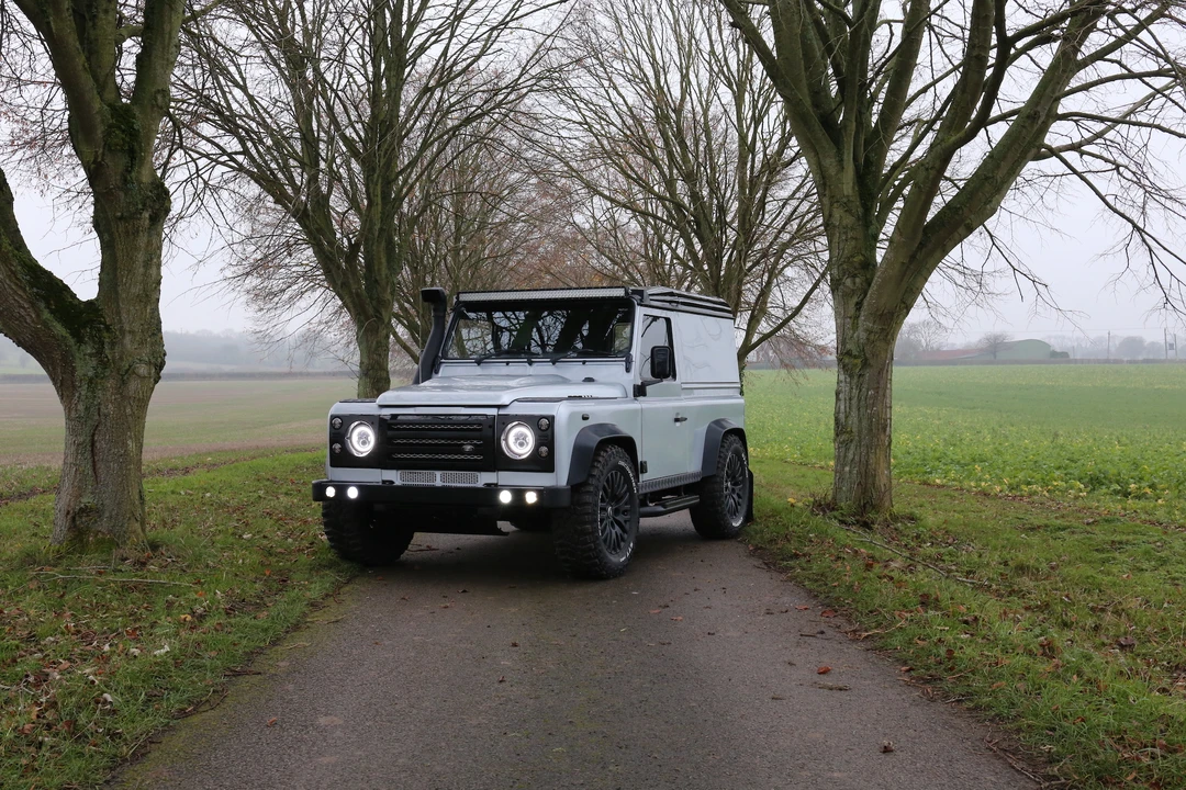 2011 Land Rover Defender 90 - Image 8 of 31