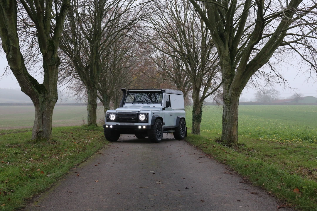 2011 Land Rover Defender 90 - Image 13 of 31