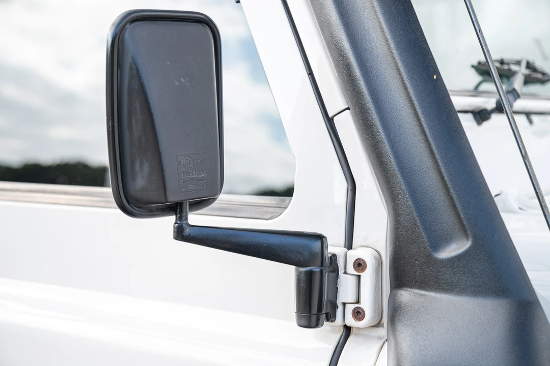 2011 Land Rover Defender 90 - Image 20 of 31