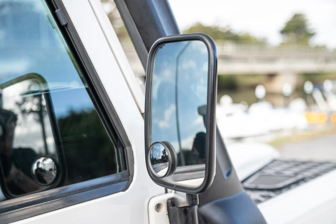 2011 Land Rover Defender 90 - Image 21 of 31