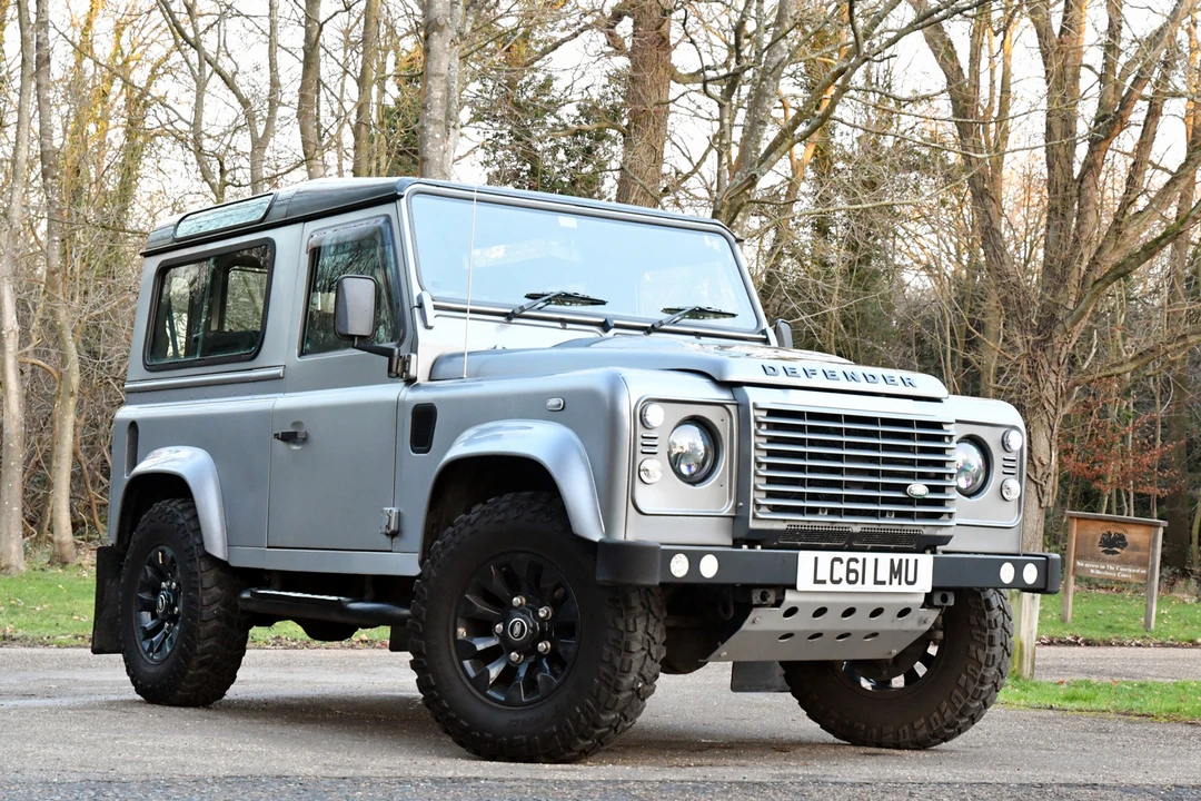 2011 Land Rover Defender 90 - Image 18 of 21