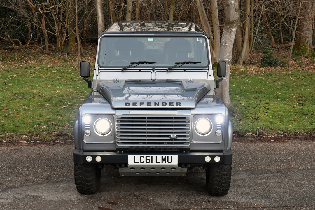 2011 Land Rover Defender 90 - Image 16 of 21