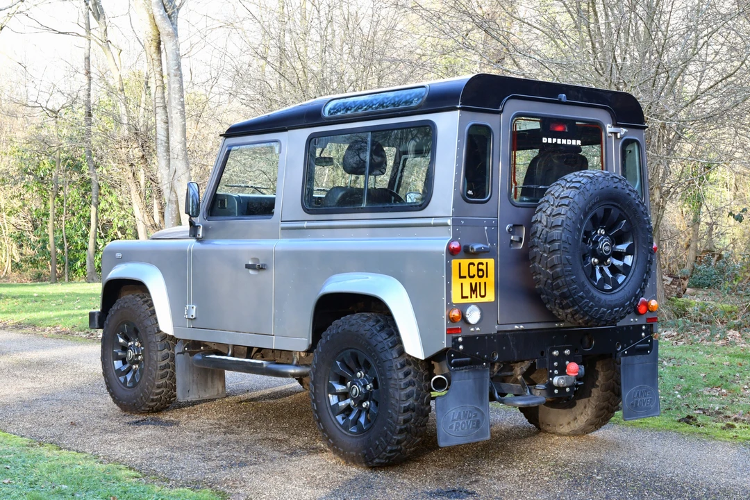 2011 Land Rover Defender 90 - Image 8 of 21