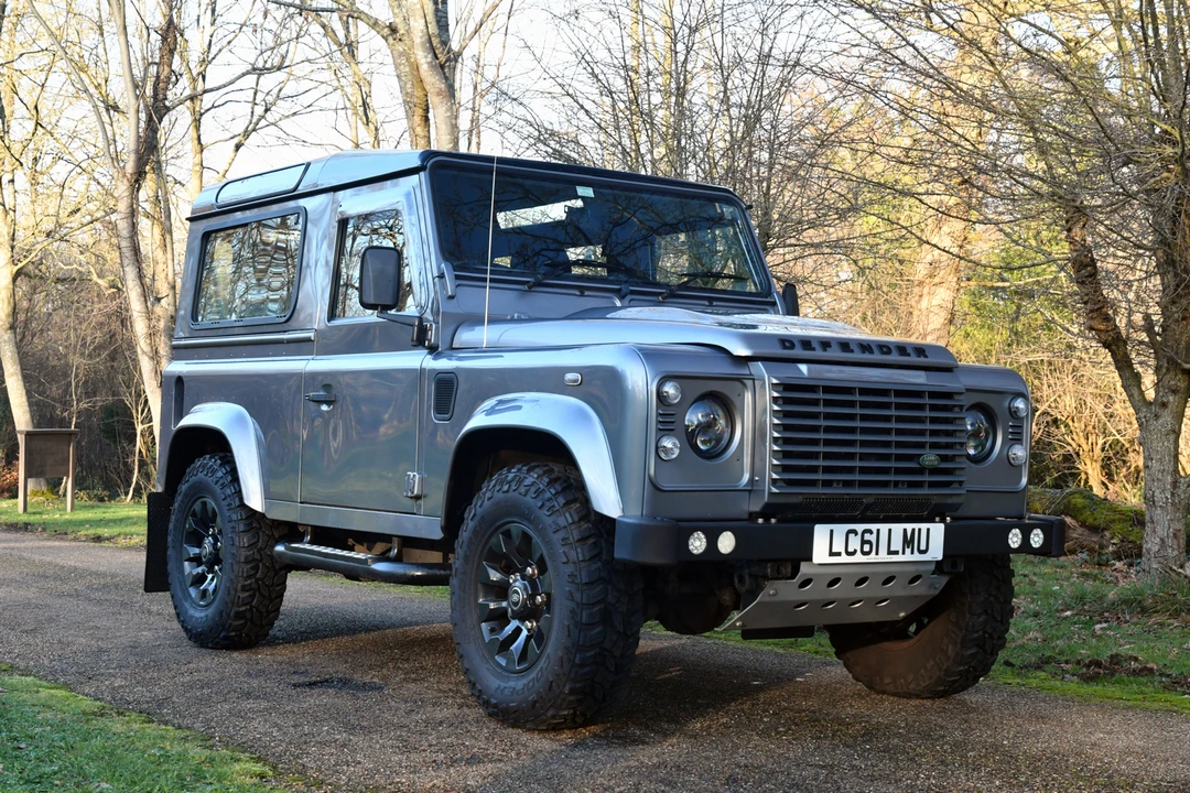 2011 Land Rover Defender 90 - Image 12 of 21