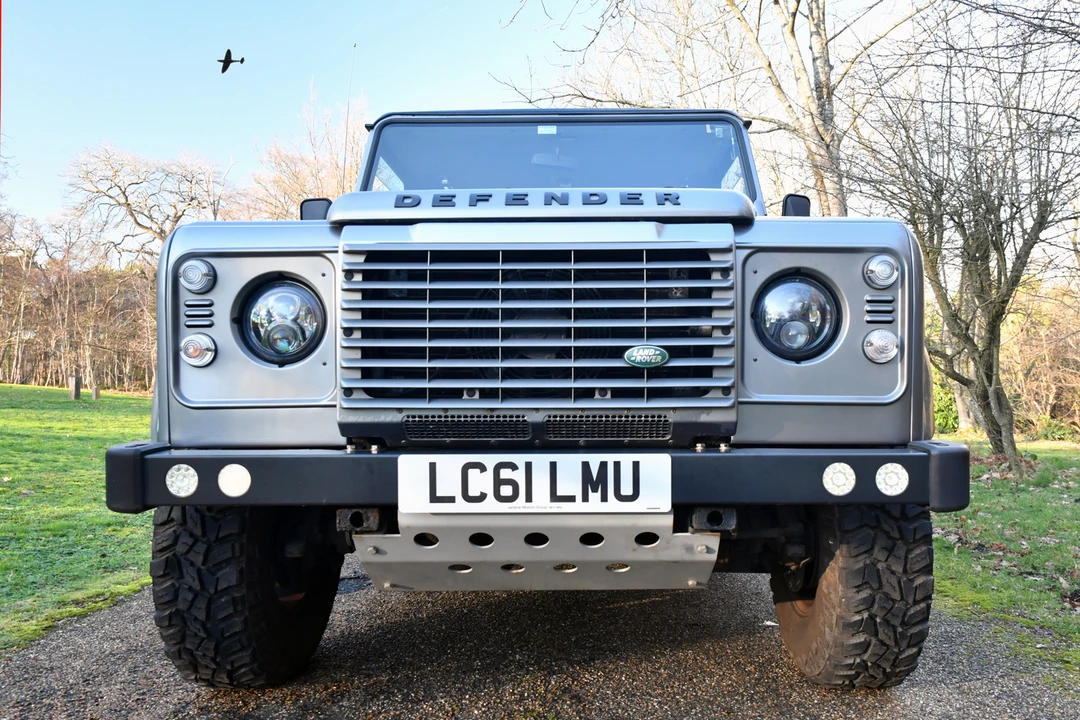 2011 Land Rover Defender 90 - Image 15 of 21