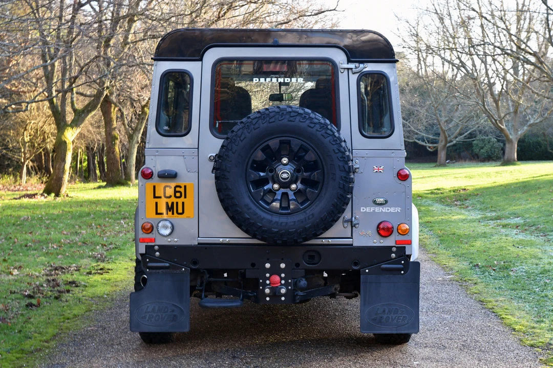 2011 Land Rover Defender 90 - Image 7 of 21