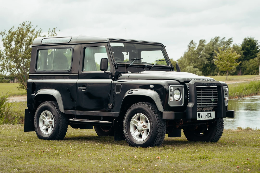 2011 Land Rover Defender 90 - Image 2 of 31