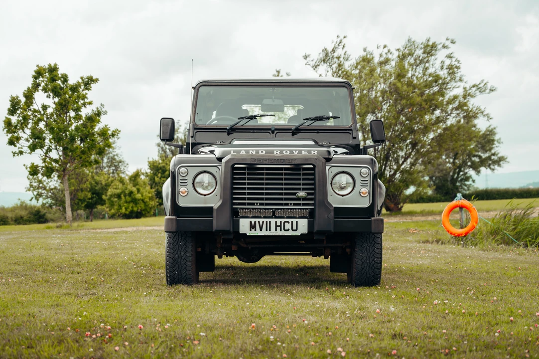 2011 Land Rover Defender 90 - Image 11 of 31