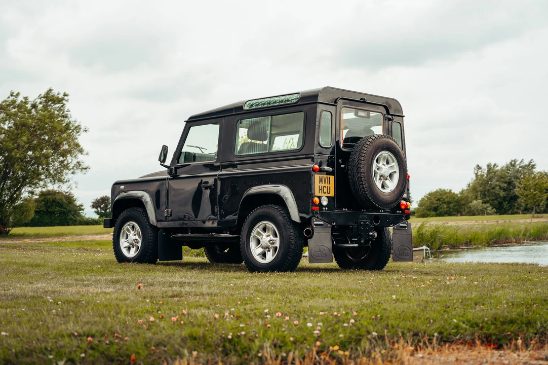 2011 Land Rover Defender 90 - Image 8 of 31