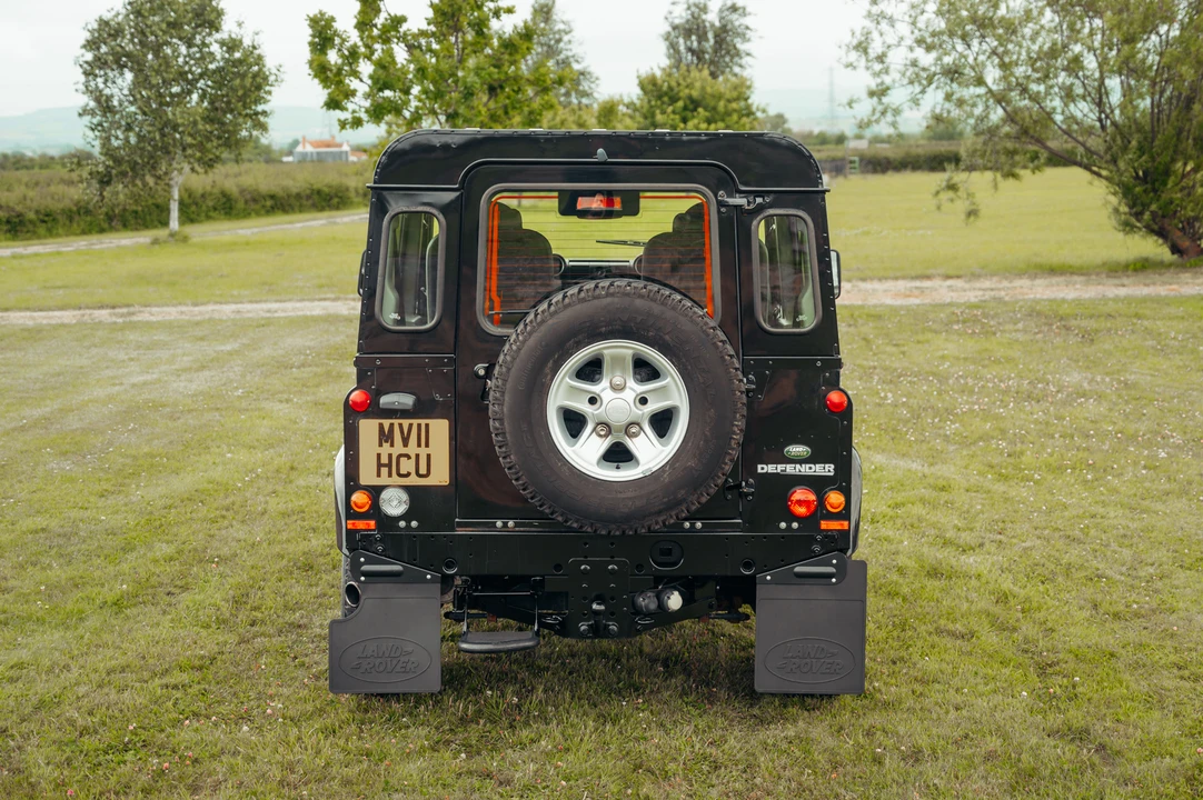 2011 Land Rover Defender 90 - Image 7 of 31