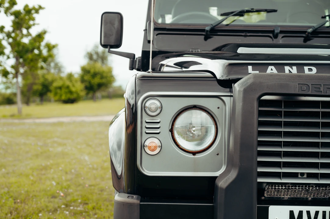 2011 Land Rover Defender 90 - Image 27 of 31