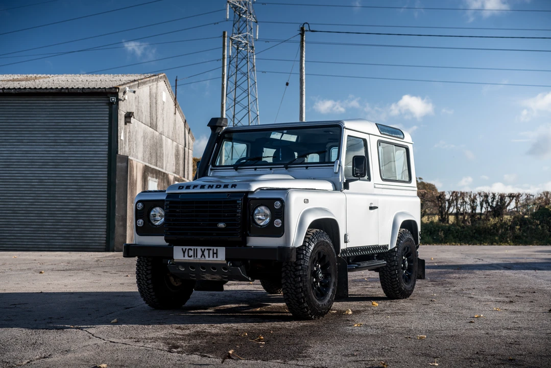 2011 Land Rover Defender 90 - Image 2 of 31