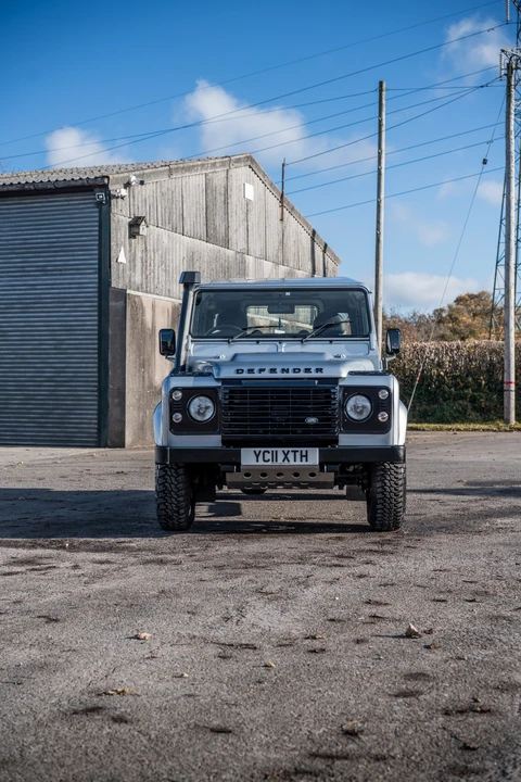 2011 Land Rover Defender 90 - Image 24 of 31