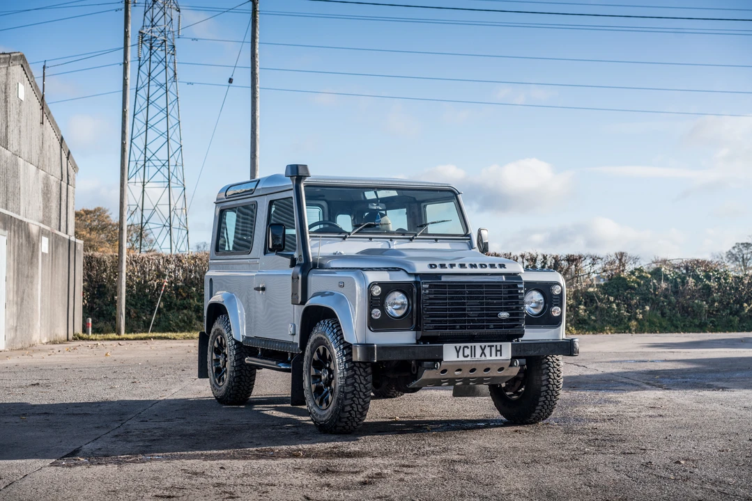 2011 Land Rover Defender 90 - Image 4 of 31