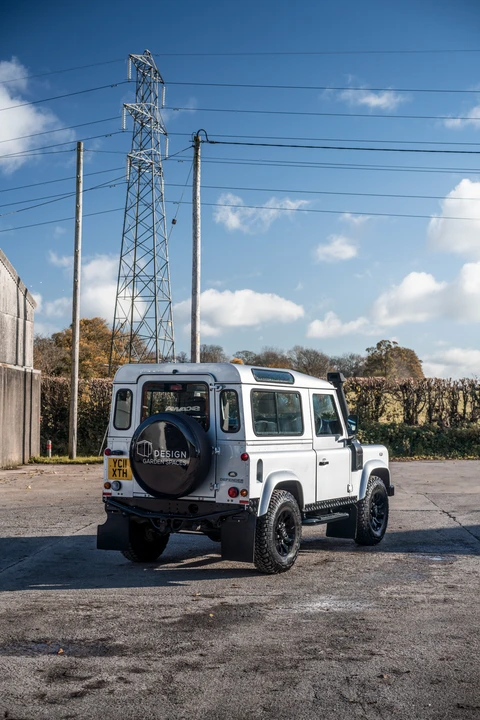 2011 Land Rover Defender 90 - Image 22 of 31