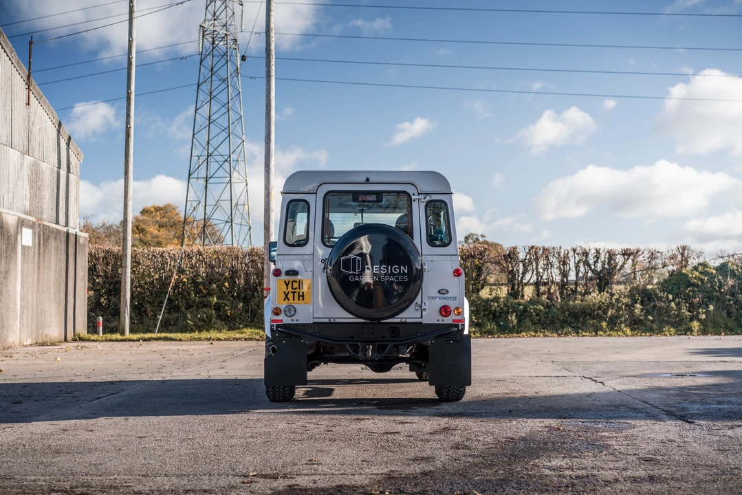 2011 Land Rover Defender 90 - Image 7 of 31