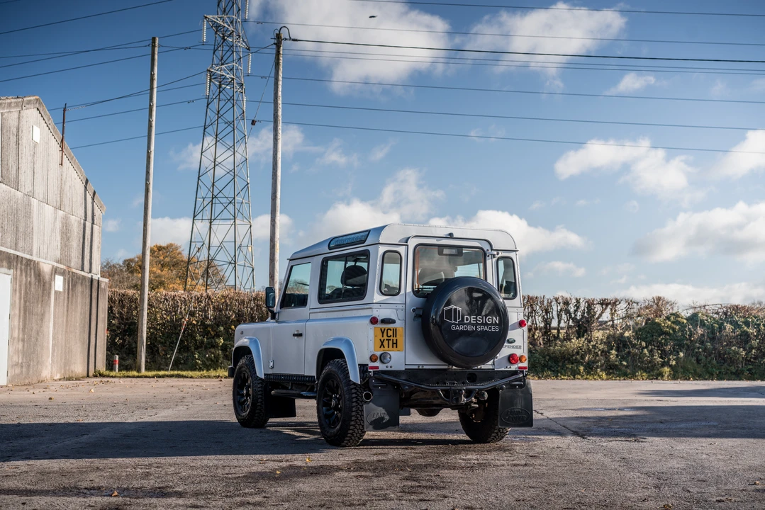 2011 Land Rover Defender 90 - Image 12 of 31