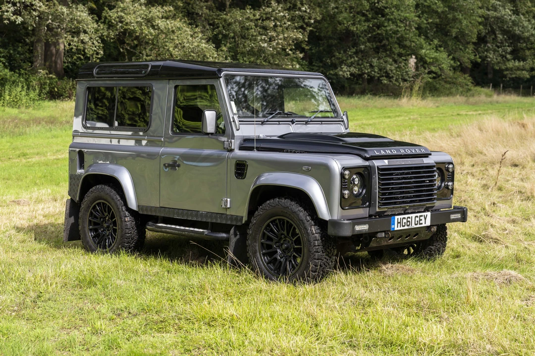 2011 Land Rover Defender 90 - Image 9 of 31