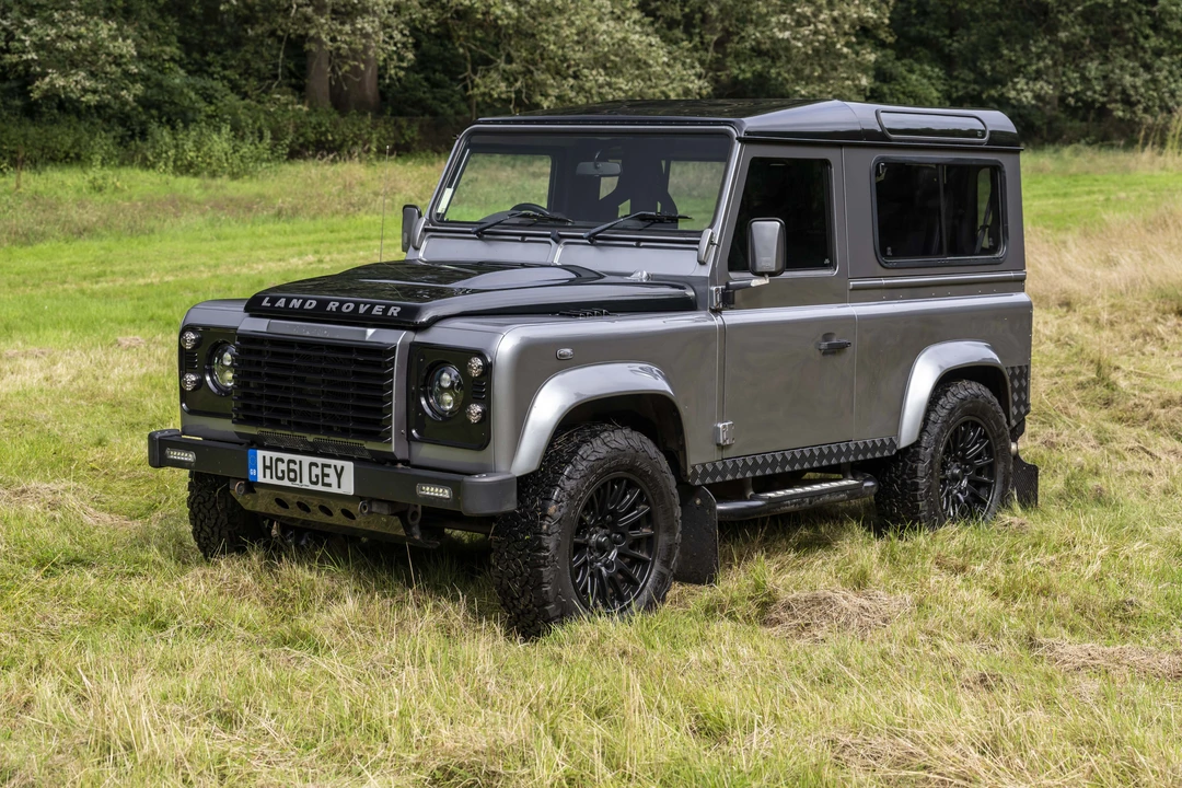 2011 Land Rover Defender 90 - Image 4 of 31