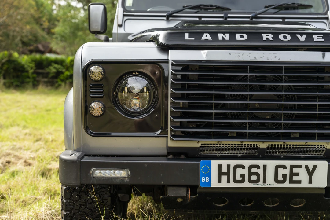 2011 Land Rover Defender 90 - Image 11 of 31
