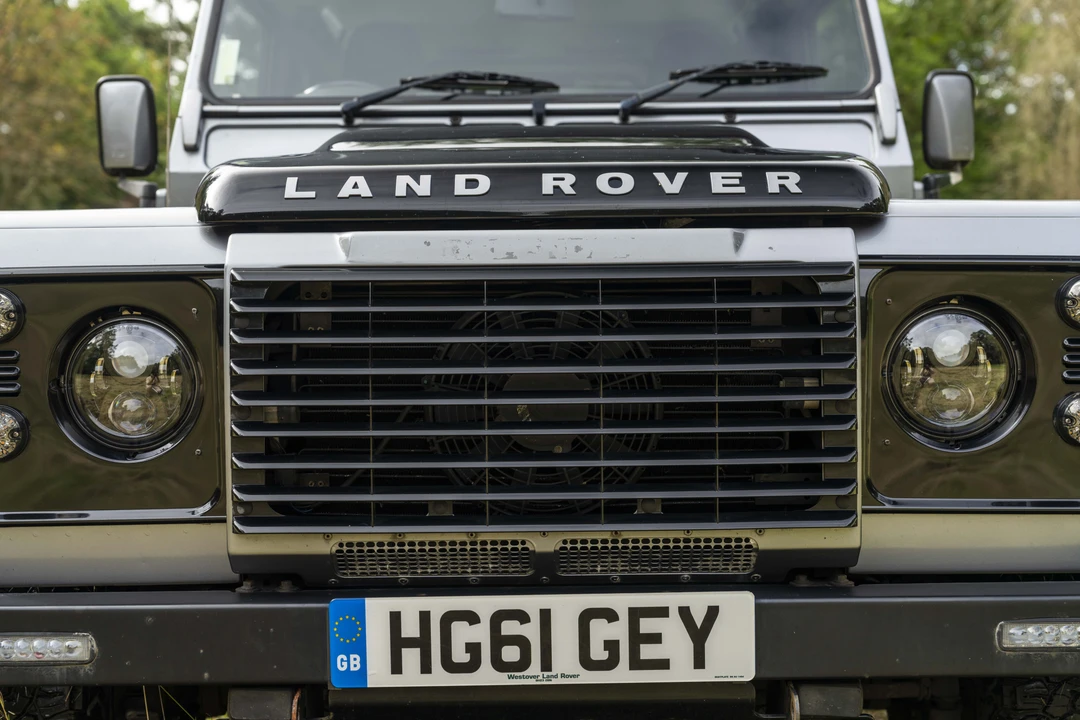 2011 Land Rover Defender 90 - Image 13 of 31