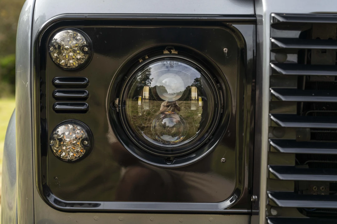 2011 Land Rover Defender 90 - Image 17 of 31