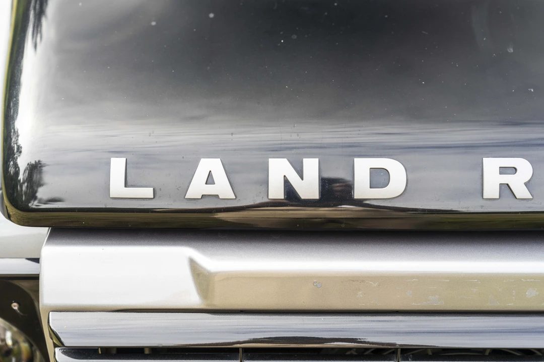 2011 Land Rover Defender 90 - Image 24 of 31